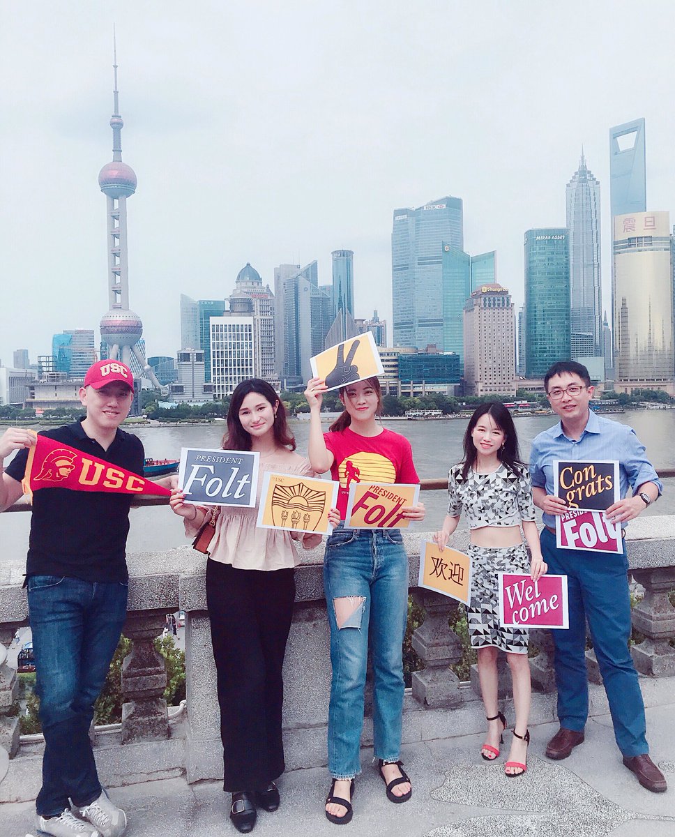 We're loving the pictures! There's still time to join us in welcoming @PresidentFolt—just print out our welcome signs, take a snap holding some up, & share your photo & message of congrats on social w/ the hashtag #TrojansTogether Signs for printing out: